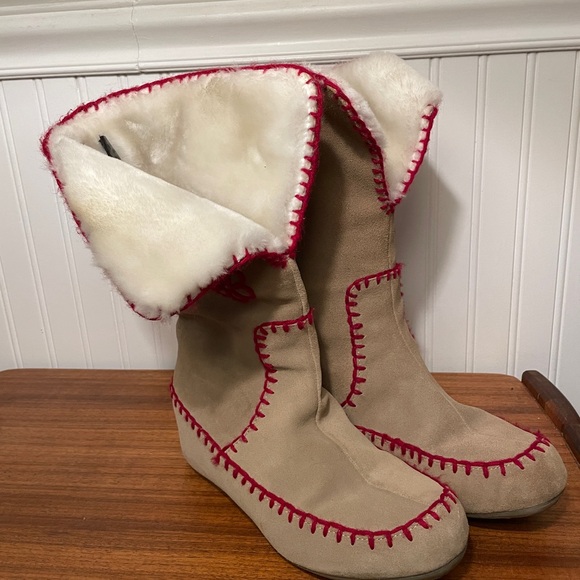 Tan Moccasin Boots with Red Floral Embroidery - Picture 2 of 4